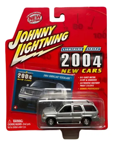 Miniatura Cadillac Escalade 2004 - Johnny Lightning 1/64