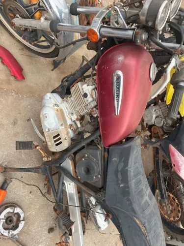 Suzuki intruder sucata
