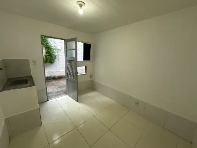 Alugo Kitnets no centro da Freguesia! Oportunidade