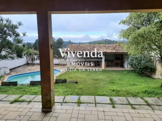 Casa em condomínio nobre na Aldeia da Serra. Morada dos Lagos.