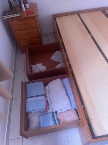 Cama de casal king madeira mogno