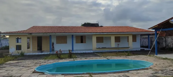 Casa na praia de Catuama ...