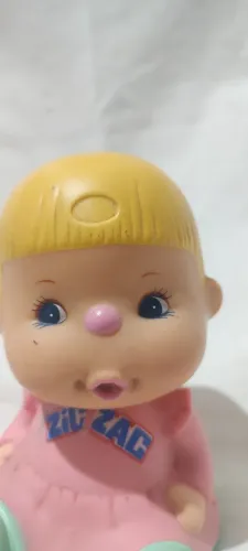 Boneca de vinil xuxinha da Zil Zac