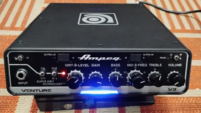 Ampeg Venture V3 Cabeçote Baixo 300W