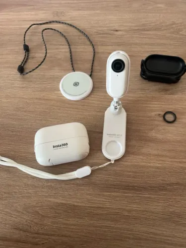 Insta360 GO 2 com Acessórios