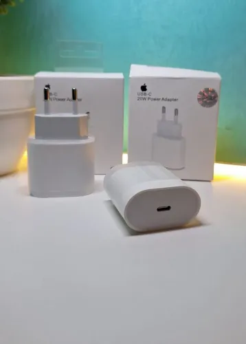 Fonte de iPhone Tipo C 20w 