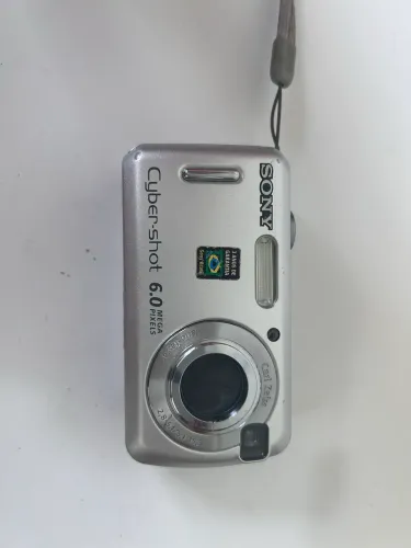 Câmera cyber-shot DSC-S600