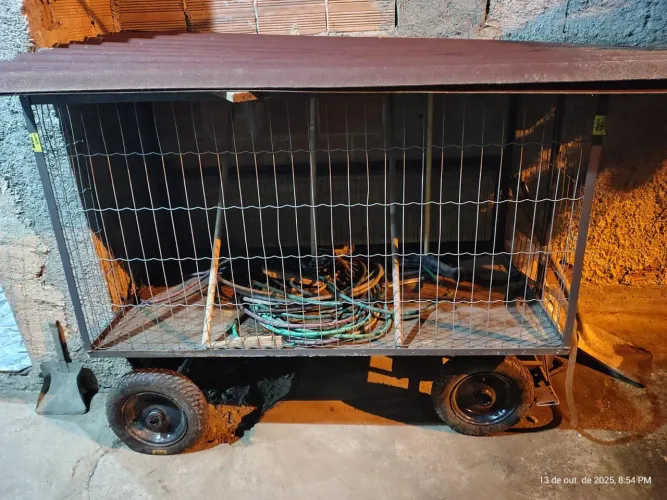 Carro Plataforma telado 4 pneus novos