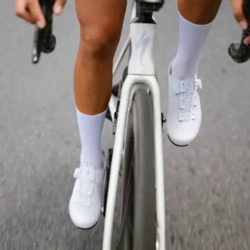 Sapatilha de Ciclismo Branca - Performance e Estilo Fizik Tempo Deco