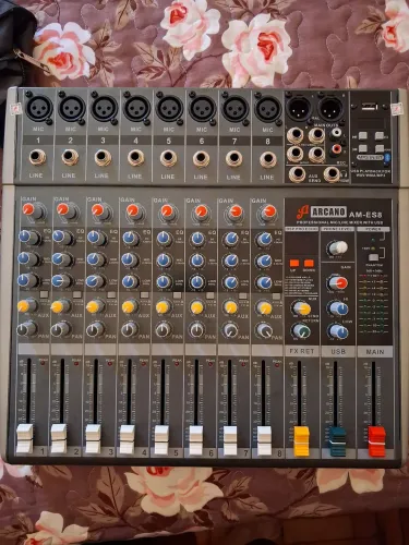 Mesa de som Arcano AM-ES8