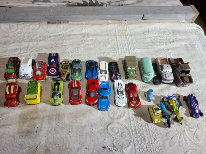 Carrinhos de metal .para colecionadores. Valor unitário
