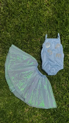 Conjunto de roupa infantil para menina - body e saia tutu