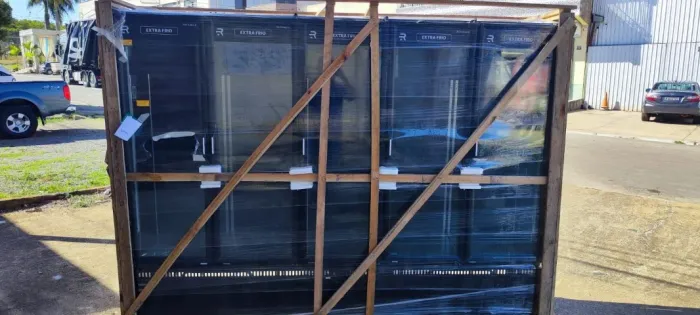 EXPOSITOR 5 PORTAS EXTRA FRIO MARCA REFRIMATE NOVO