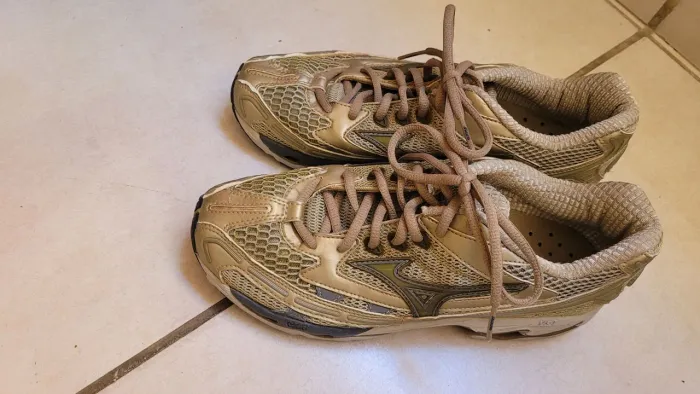 Tênis Mizuno Wave Creation 15 Dourado