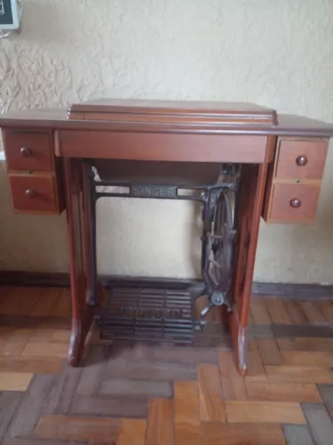 MÁQUINA DE COSTURA SINGER ANTIGA