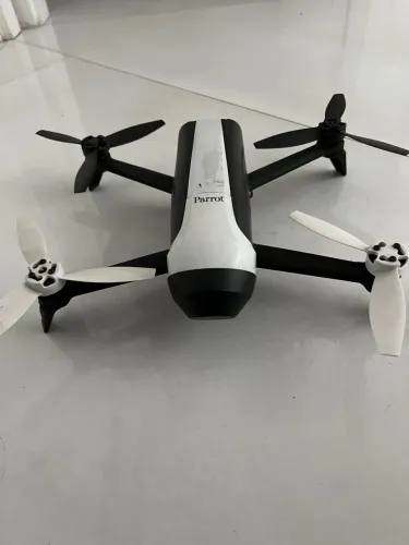 Drone Parrot Bebop Quadcopter com Câmera de Voo de 14MP