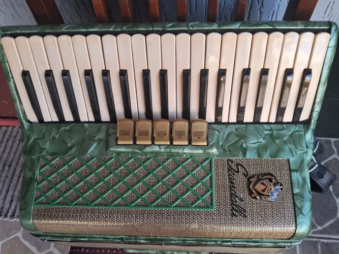 Acordeon Sanfona Scandalli Italiana