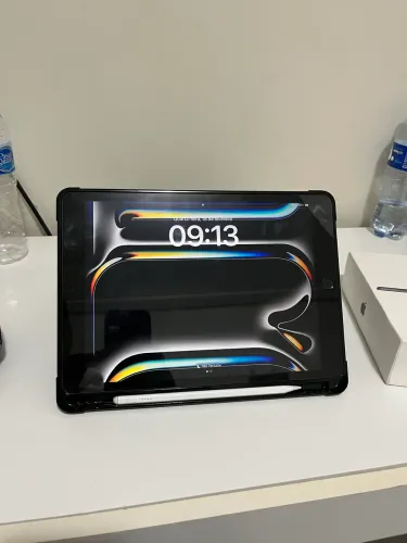 iPad 9ª Geração 64GB Cinza - Impecável, com Caixa e Carregador Original!