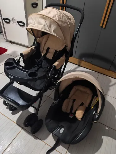 Carrinho de bebê, bebê conforto e berço cercadinho
