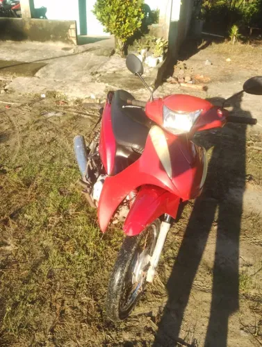 Biz 125 bem conservada ano 2012