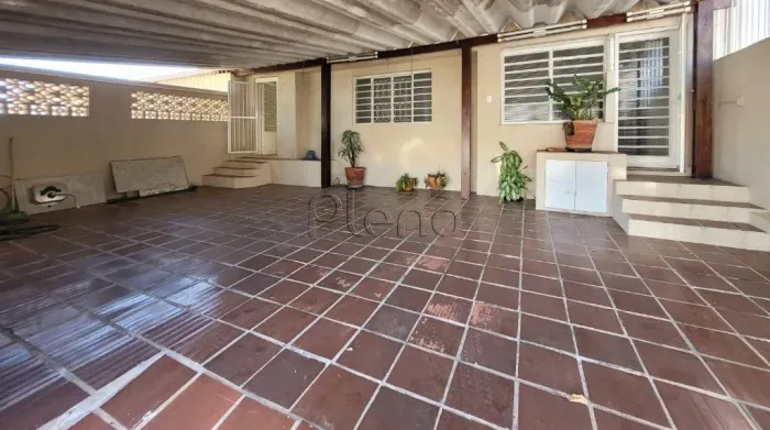 Casa à venda com 4 quartos no Jardim Leonor, Campinas.