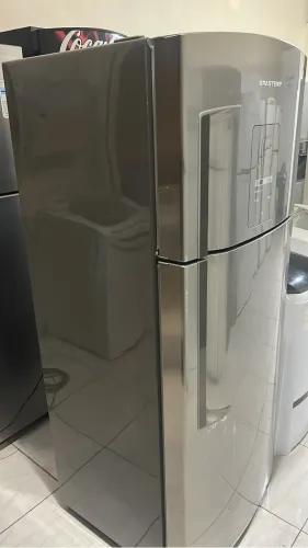 Geladeira Brastemp impermeável  com poucos detalhes no precinho 
