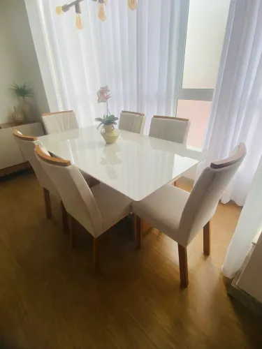 Vende-se conjunto de 6 cadeiras semi novas,poucos meses de uso 