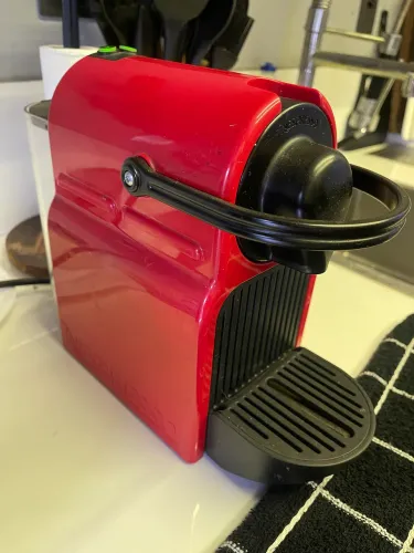 Cafeteira NESPRESSO Inissia