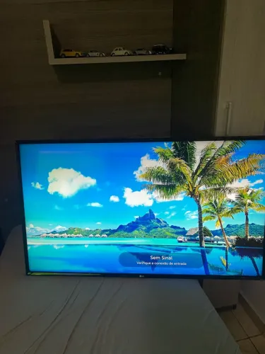 Smart TV LG 49 polegadas imagem tremendo
