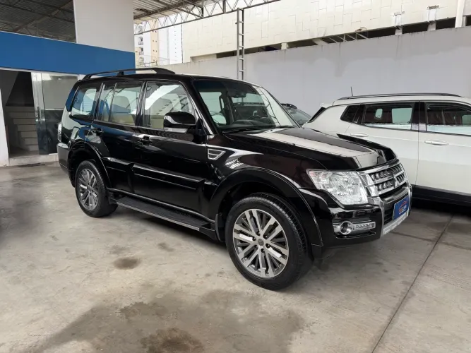 Mitsubishi Pajero HPE Full 3.2 4X4 T.i.dies. 5P AUT 2020