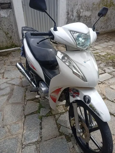 Avelloz AZ 2022