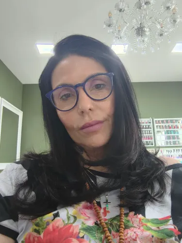 Vendo dois tipos de cabelo humano brasileiro usado. Precisa preparar parar usar.
