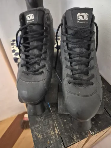 Patins preto