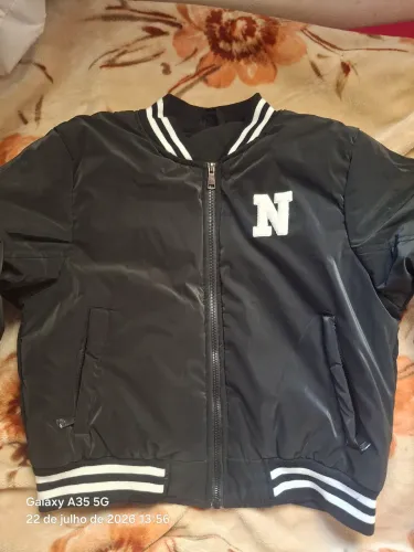 Jaqueta bomber varsity preta forrada