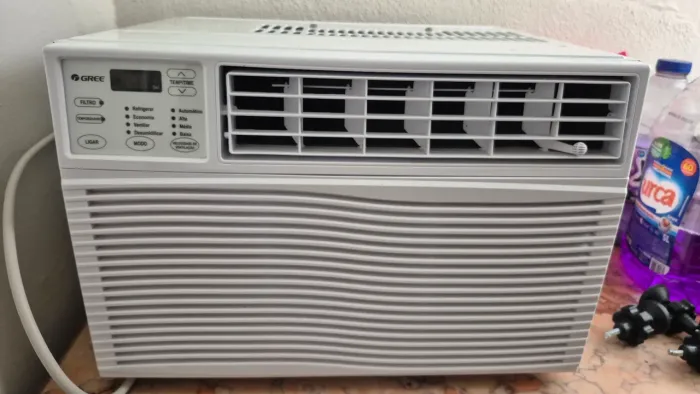 Ar Condicionado Janela Gree 10.000 BTUs Eletrônico 127V( menos de um  mês de uso)<br><br>Preço: