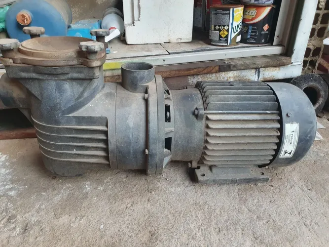 Vendo motobomba para piscina - motor de 5cv