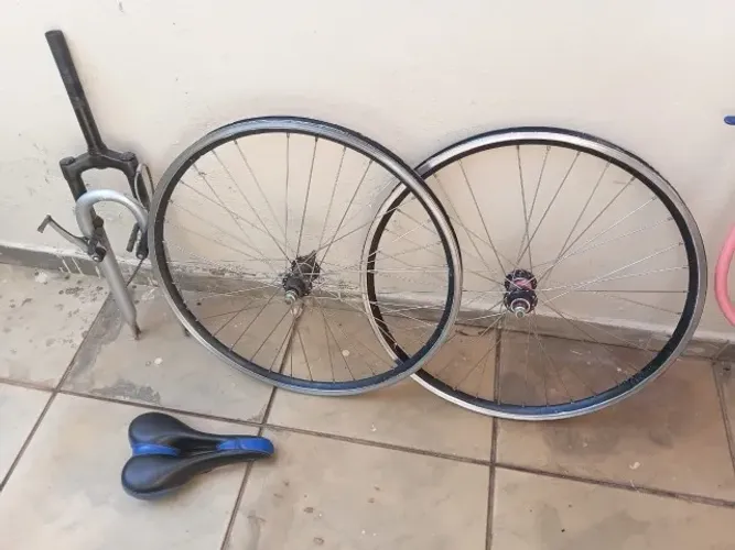 Aro aero 26 com cubo de alumínio + amortecedor+ banco