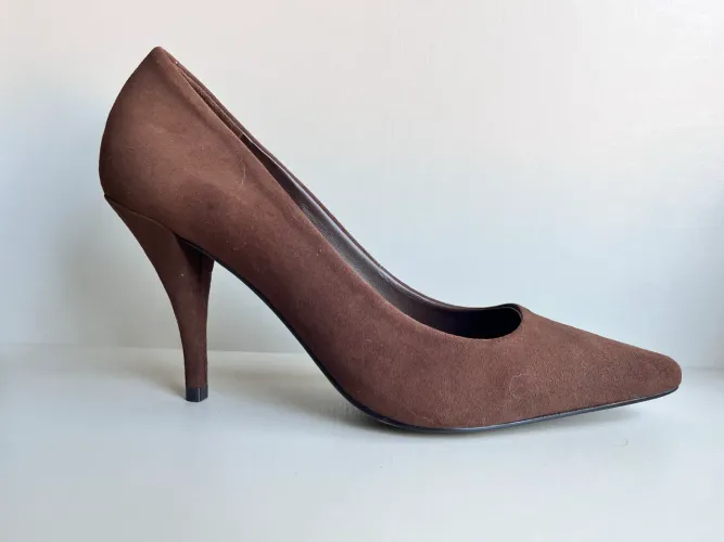 NOVO Scarpin AREZZO marrom de camurça 37