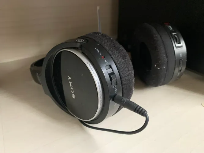 Fone Sony MDR-RF810R Wireless com Base - Excelente Estado