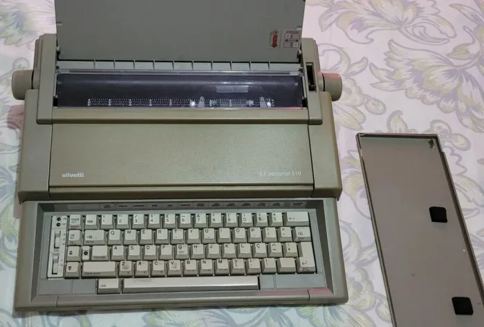 Máquina de Escrever Olivetti