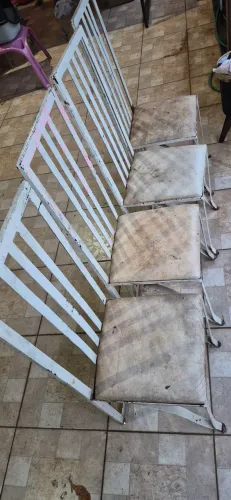 DOAÇÃO- Cadeiras de ferro