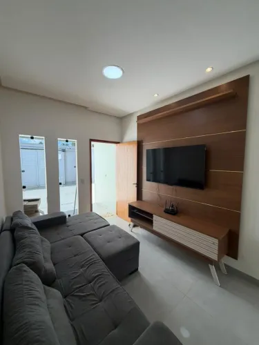 ALUGA-SE CASA SEMI MOBILIADA E COM PISCINA BAIRRO PARQUE DOS CARAJÁS