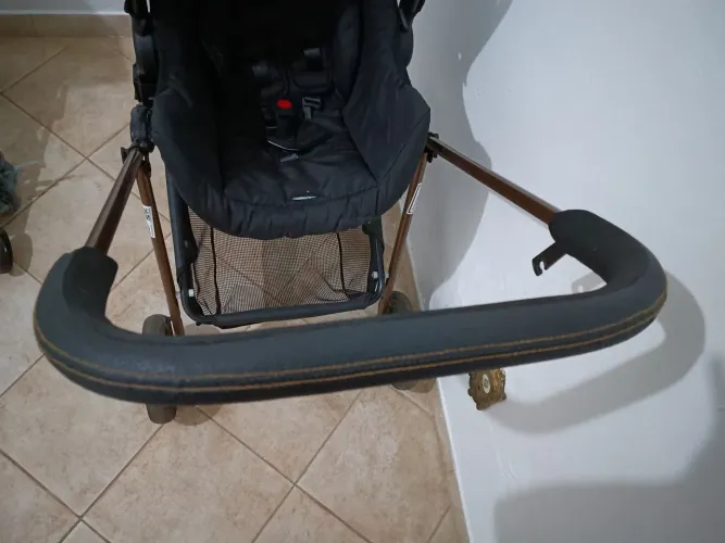Carrinho de bebê+ bebê conforto
