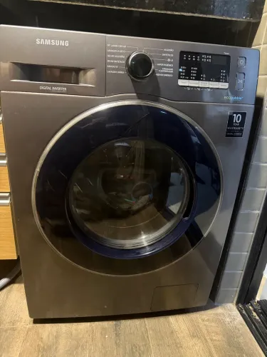 lava e seca Samsung modelo WD11M4453JX na cor inox look.