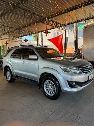 Toyota Hilux SW4 SRV D4-d 4X4 3.0 TDI Dies. AUT 2013