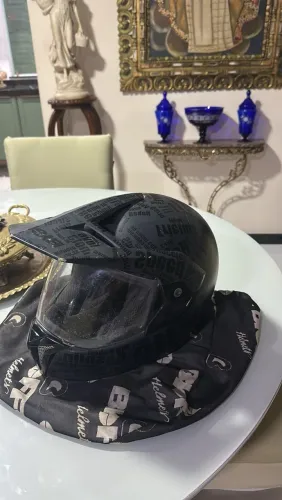 Capacete Bieffe.