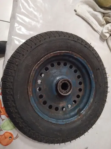 Pneu de carro de mão 