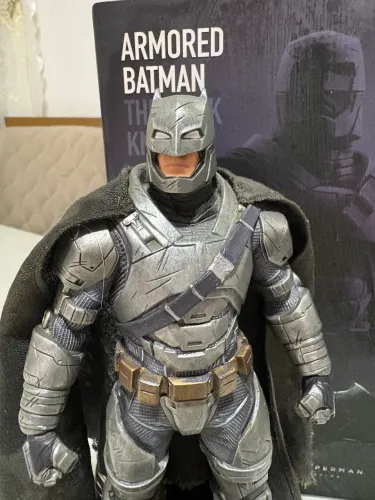 Action Figure Armored Batman Iron Studios