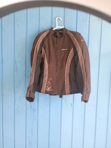 Jaqueta motoqueira feminina 
