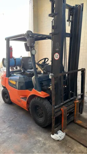 Empilhadeira Toyota 2.5 Ton